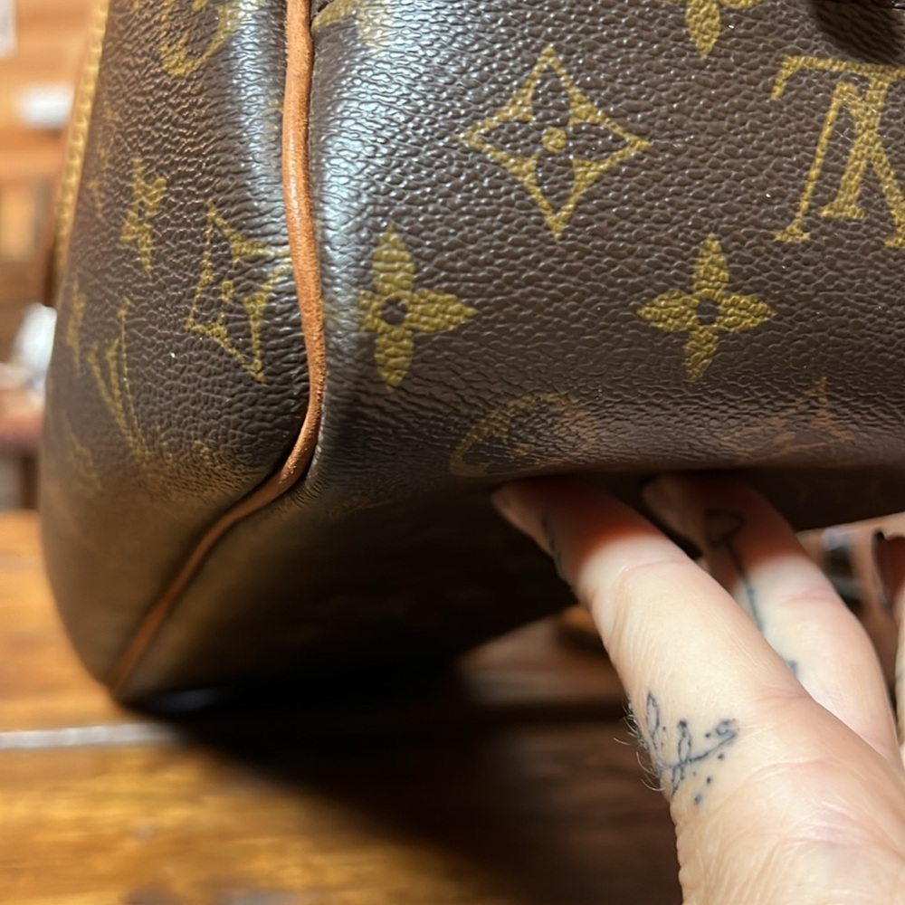 Louis Vuitton Deauville Monogram Bowler Bag - Picture 9 of 16